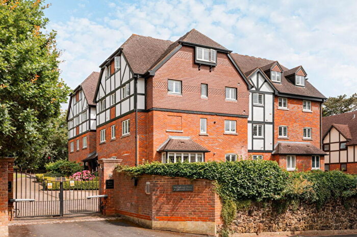 2 Bedroom Flat To Rent In Graemesdyke Road, Berkhamsted, Hertfordshire, HP4