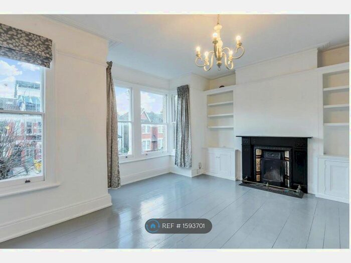 3 Bedroom Flat To Rent In West Dulwich, London, SE21