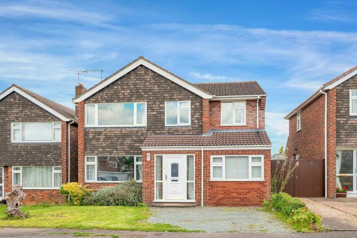 4 Bedroom Detached House For Sale In Westland Road, Cottesmore, LE15