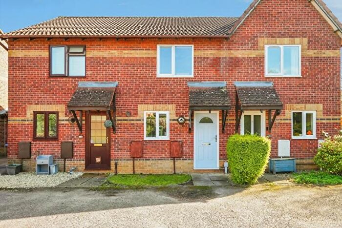 2 Bedroom Semi-Detached House To Rent In Acorn Close, Bicester, OX26