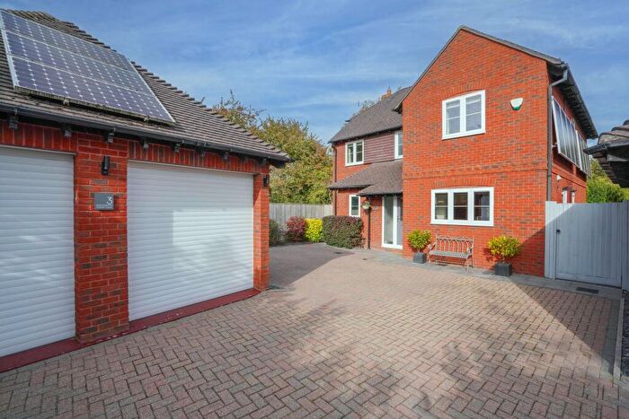 4 Bedroom Detached House For Sale In Canal Court, Wantage, OX12
