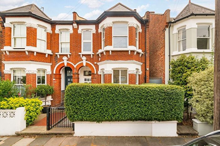 5 Bedroom Property To Rent In Hillcrest Road, Acton, W3