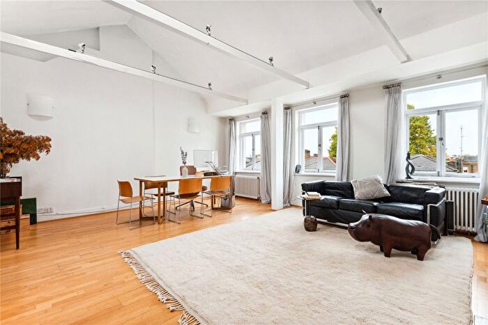 1 Bedroom Flat To Rent In Elgin Crescent, London, W11