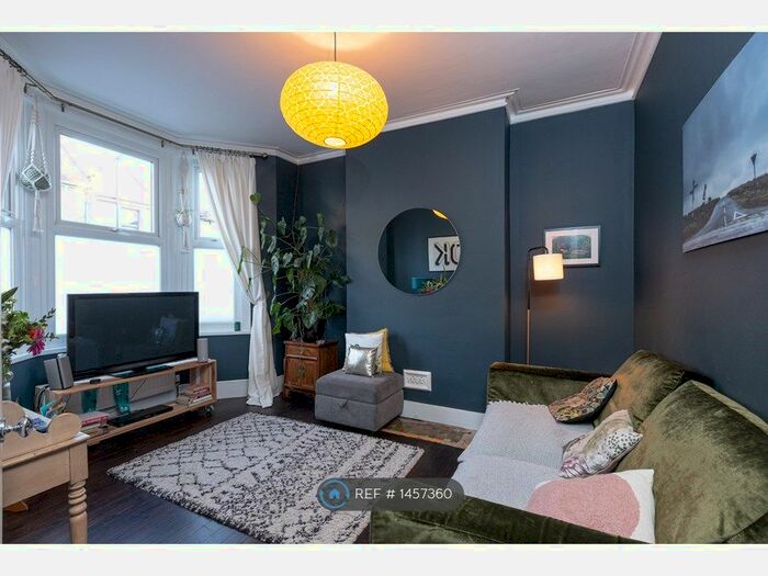 2 Bedroom Terraced House To Rent In Thirsk Road, London, SE25