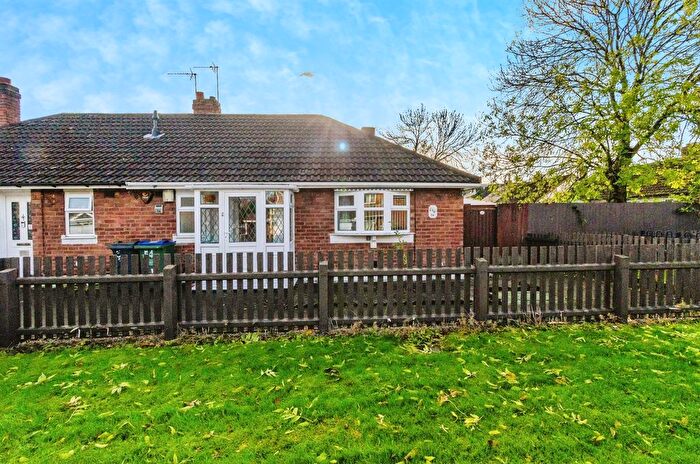 1 Bedroom Semi Detached Bungalow For Sale In The Oval, Wednesbury, WS10
