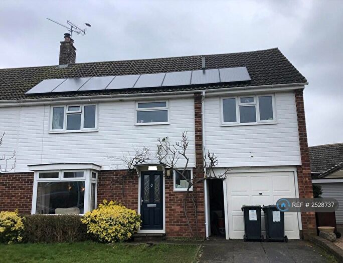 4 Bedroom Semi-Detached House To Rent In Hornbeam Close, Kent, ME20