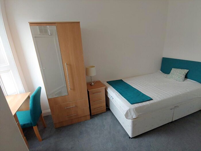 4 Bedroom Flat To Rent In Morrison Street, Edinburgh, EH3