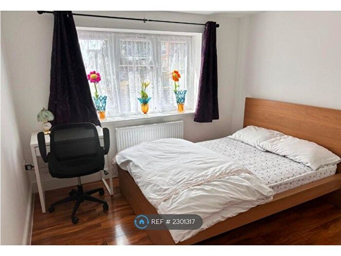 2 Bedroom Maisonette To Rent In St Barnabas Road, Sutton, SM1