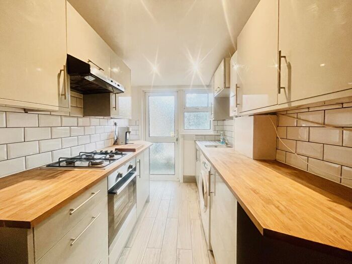 4 Bedroom Terraced House To Rent In St. Barnabas Road, CR4