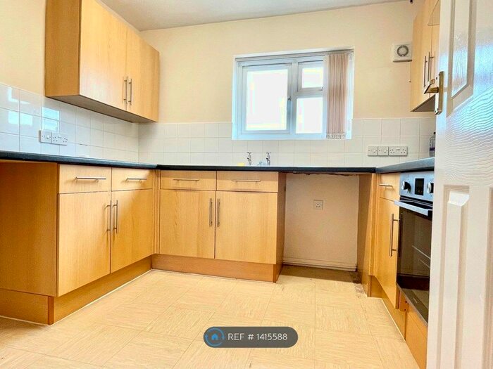 3 Bedroom Maisonette To Rent In Dowding Way, Bowerhill, Melksham, SN12