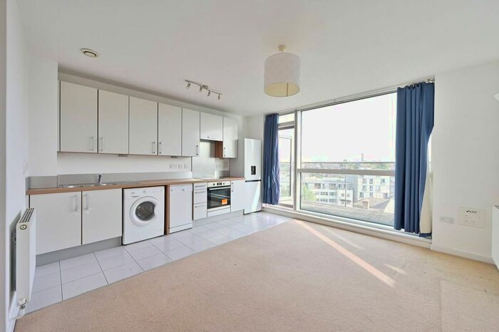1 Bedroom Flat To Rent In Mapleton Road, Wandsworth, London, SW18