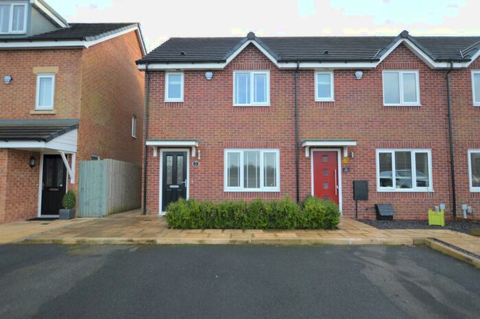 3 Bedroom End Of Terrace House To Rent In Old Mill Lane, Worsley, M28
