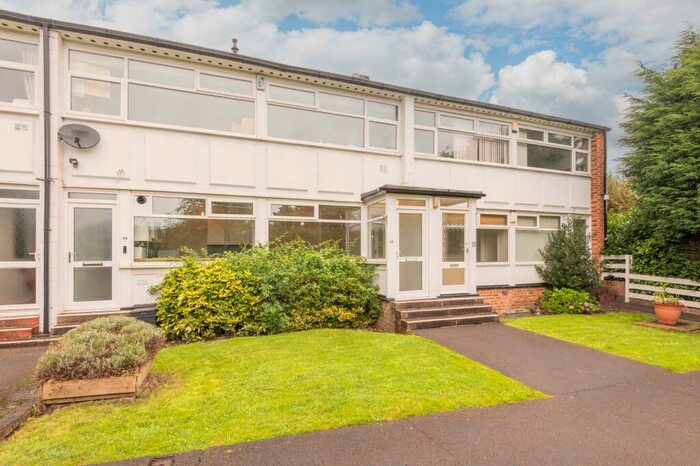 2 Bedroom Flat To Rent In Hillside Court, Chapel Allerton, Leeds, LS7