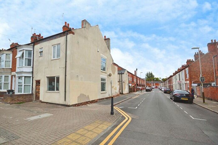 4 Bedroom End Of Terrace House For Sale In Wilberforce Road, Leicester, Leicestershire, LE3