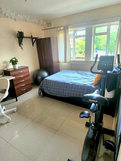 3 Bedroom Flat To Rent In Forty Avenue, Wembley, HA9