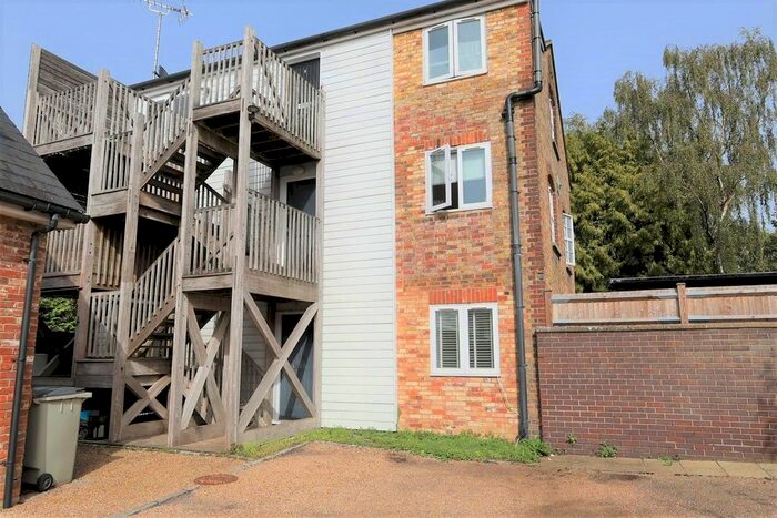 1 Bedroom Flat To Rent In Chevening Road, Chipstead, Sevenoaks, TN13