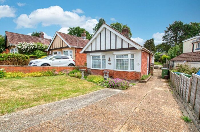 2 Bedroom Detached Bungalow For Sale In Avon Road, Southampton, SO18