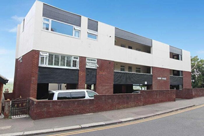 2 Bedroom Apartment To Rent In Leigh On Sea, SS9