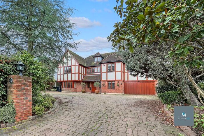 7 Bedroom Detached House To Rent In Hainault Road, Chigwell, IG7