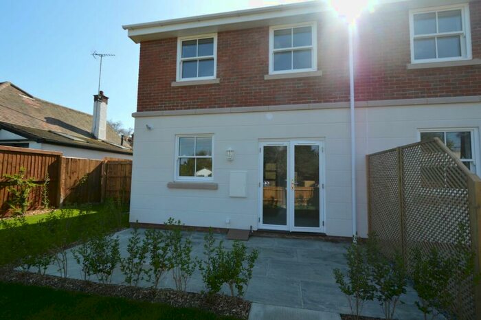 3 Bedroom Maisonette To Rent In Acacia Drive, Southend-On-Sea, SS1