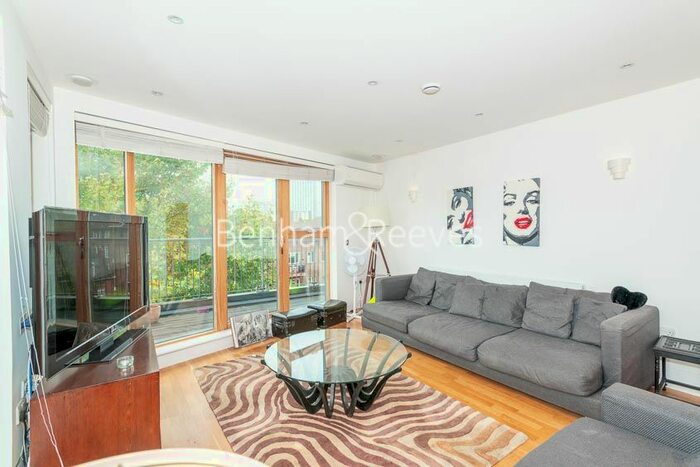 3 Bedroom Flat To Rent In New Kent Road, Elephant &amp; Castle, SE1