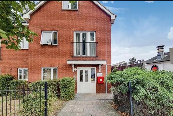 1 Bedroom Flat For Sale In New Road, Rainham, RM13
