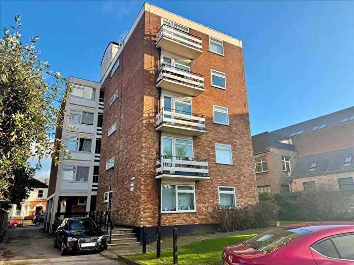 1 Bedroom Apartment To Rent In Leigh On Sea, SS9