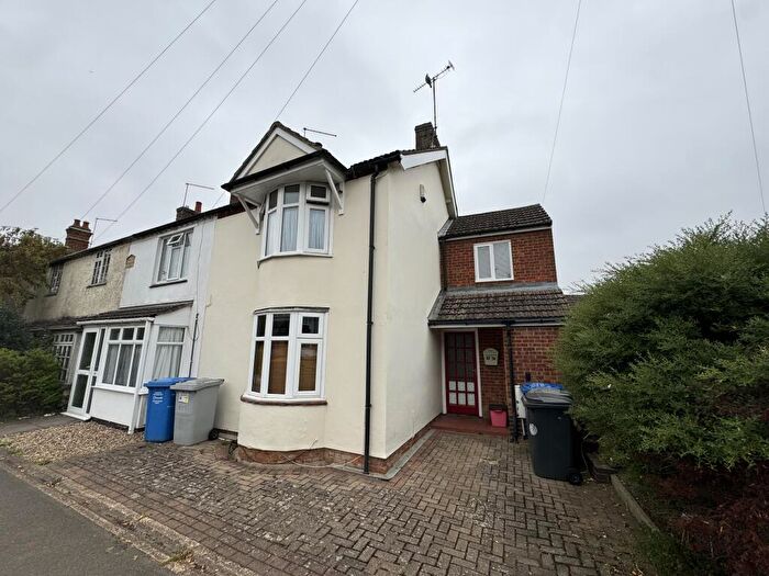 2 Bedroom House To Rent In Desborough Road, Rothwell, Kettering, NN14