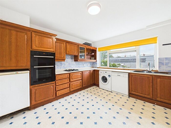 4 Bedroom Flat To Rent In Atbara Road, Teddington, TW11