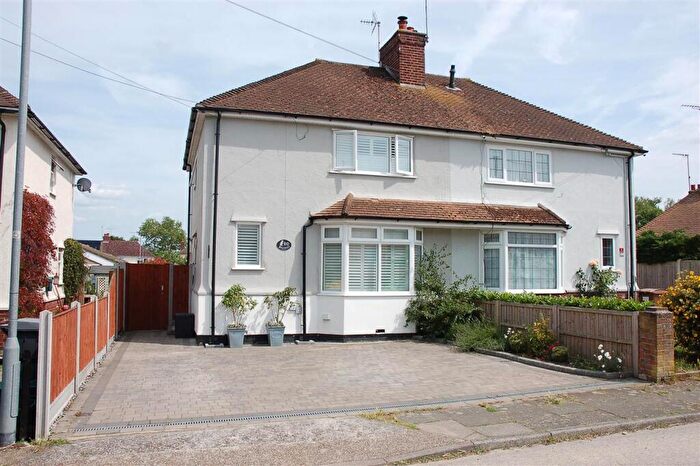 2 Bedroom Semi-Detached House For Sale In Maltings Road, Chelmsford, CM2
