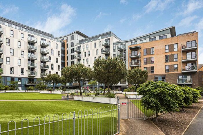 1 Bedroom Apartment To Rent In Baythorne House, E16