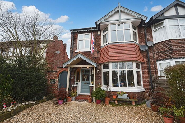 3 Bedroom Semi Detached House For Sale In St. Georges Crescent, Salford, M6