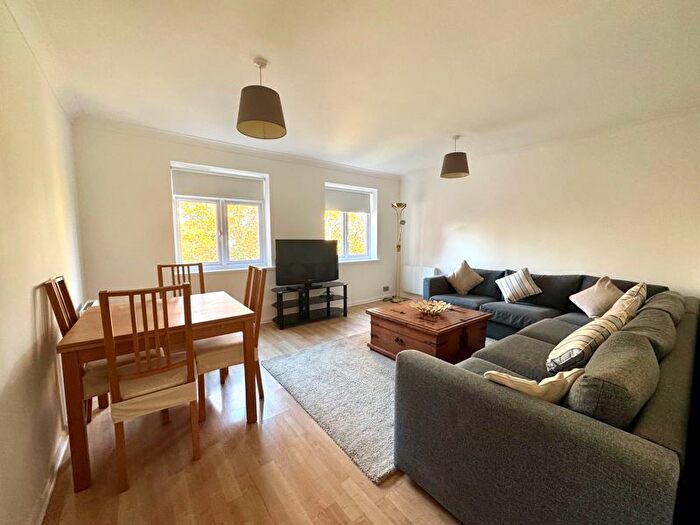 2 Bedroom Flat To Rent In Somerset Road, New Barnet, Barnet, EN5