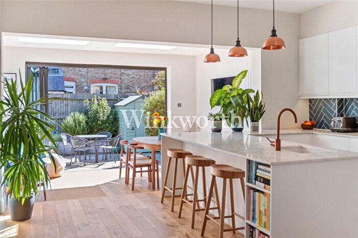 3 Bedroom Terraced House For Sale In Hewitt Avenue, London, N22