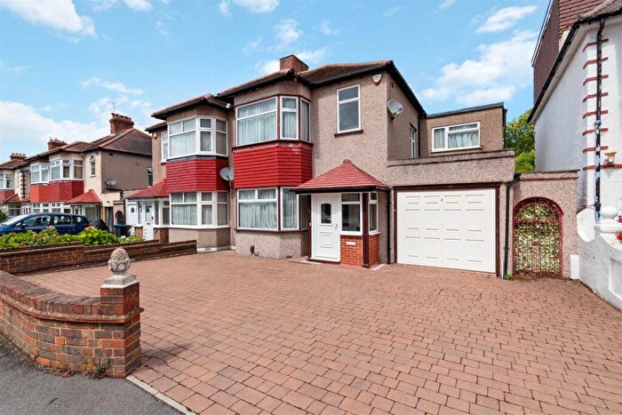 4 Bedroom House For Sale In Wandle Road, Morden, SM4