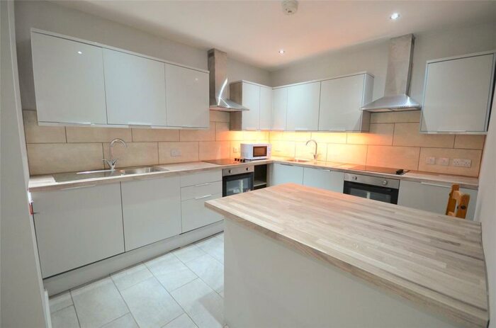 9 Bedroom Terraced House To Rent In Egerton Road, Fallowfield, Manchester, M14