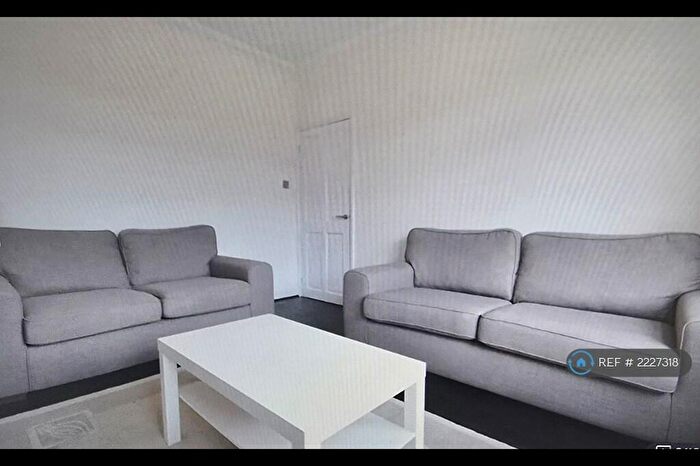 2 Bedroom Maisonette To Rent In Radbourne Road, London, SW12