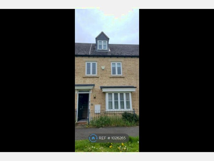 3 Bedroom Terraced House To Rent In Blackthorn Green, Carterton, OX18