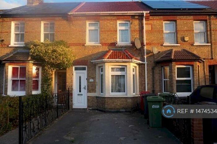 3 Bedroom Terraced House To Rent In Montague Road, Slough, SL1