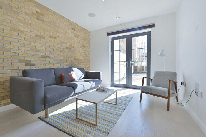 2 Bedroom Flat For Sale In Plumbers Row, London, E1