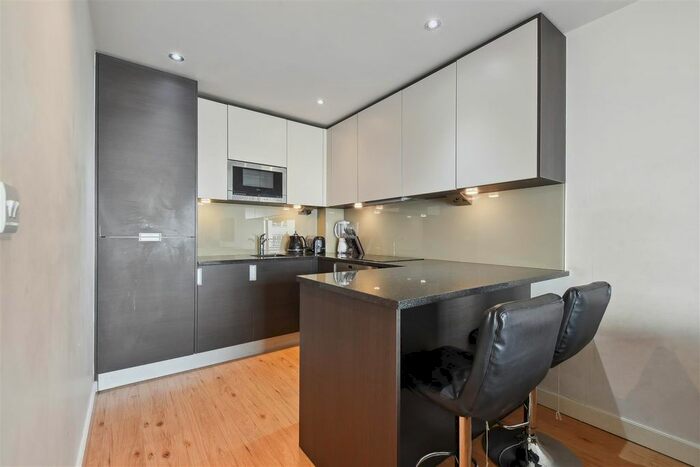 2 Bedroom Flat To Rent In Heritage Avenue, London, NW9