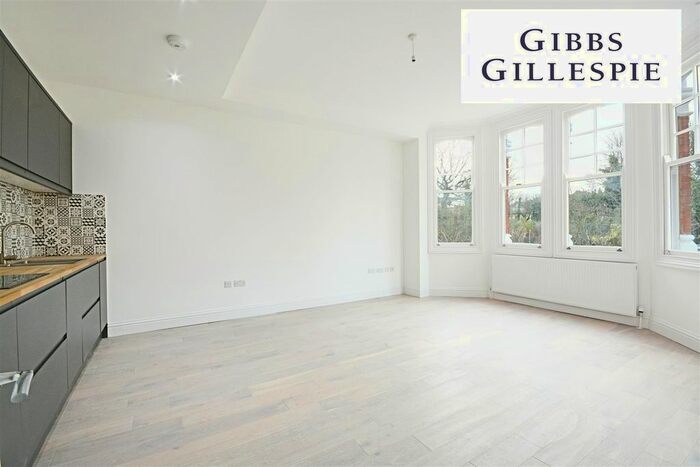 2 Bedroom Flat To Rent In Granville Gardens, London, W5