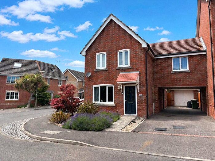 3 Bedroom Semi Detached House For Sale In Thyme Avenue, Whiteley, Fareham, Hampshire, PO15