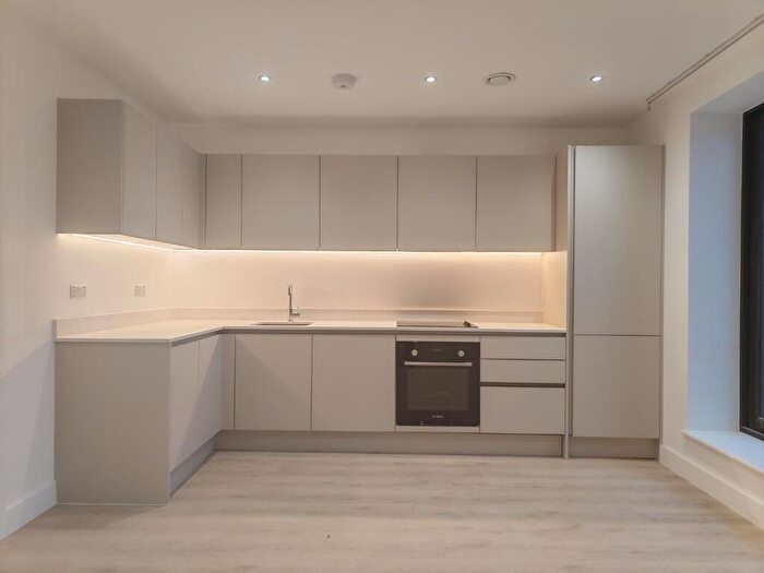 2 Bedroom Apartment For Sale In Peach Street, Wokingham, RG40