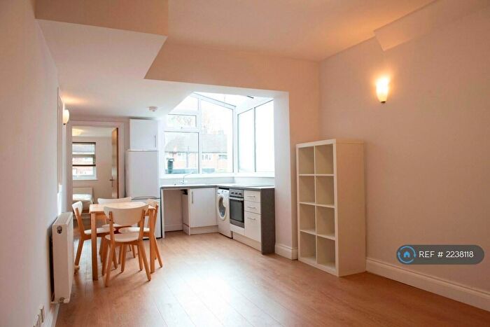 1 Bedroom Flat To Rent In Regents Park Rd, London, N3