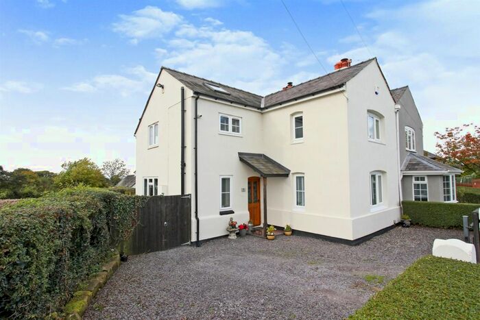 3 Bedroom Semi-Detached House For Sale In School Lane, Higher Whitley, Warrington, WA4