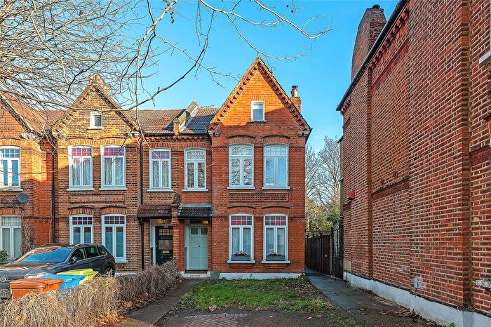 4 Bedroom Maisonette For Sale In Croxted Road, Herne Hill, London, SE24