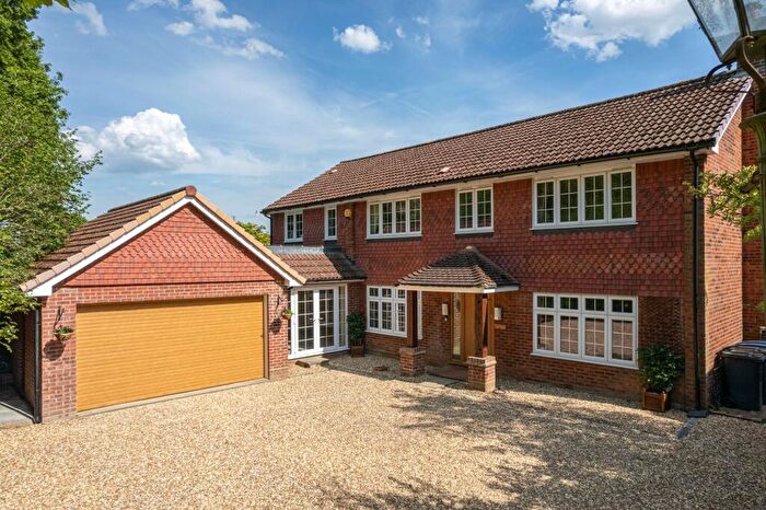 5 Bedroom Detached House For Sale In Bulls Bushes, Hook, RG27