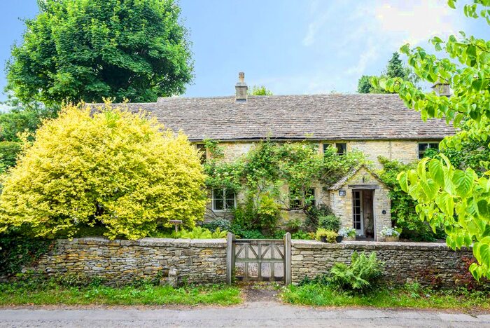 3 Bedroom Detached House For Sale In Oakridge, Stroud, GL6