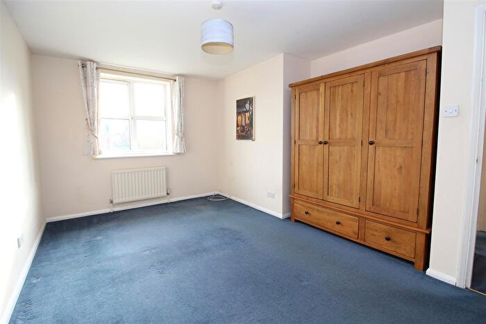 2 Bedroom Flat To Rent In Dexter Close, St Albans, AL1